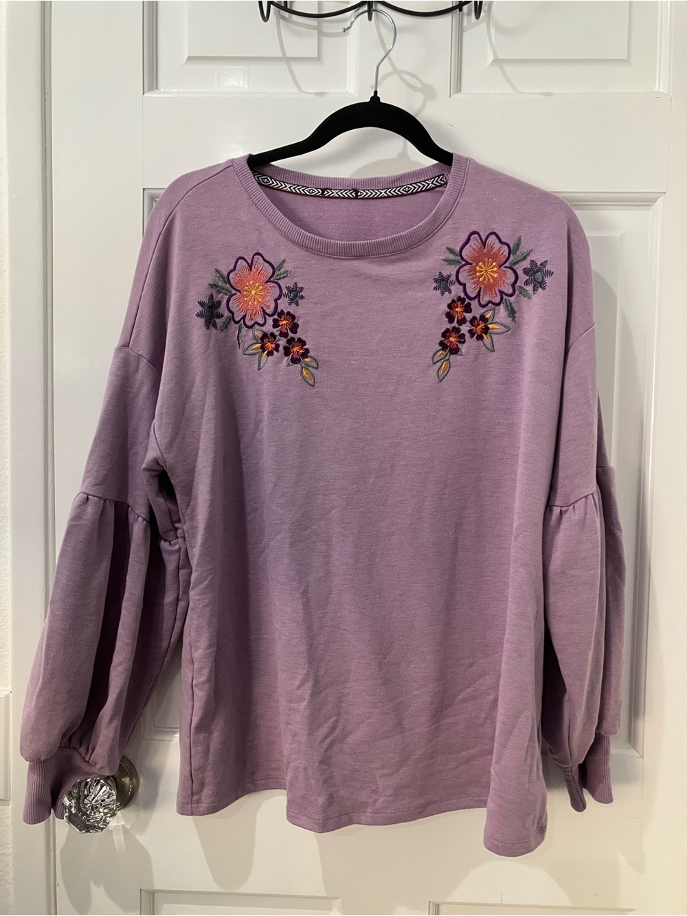 Embroidered Lavender Sweatshirt, XXL
